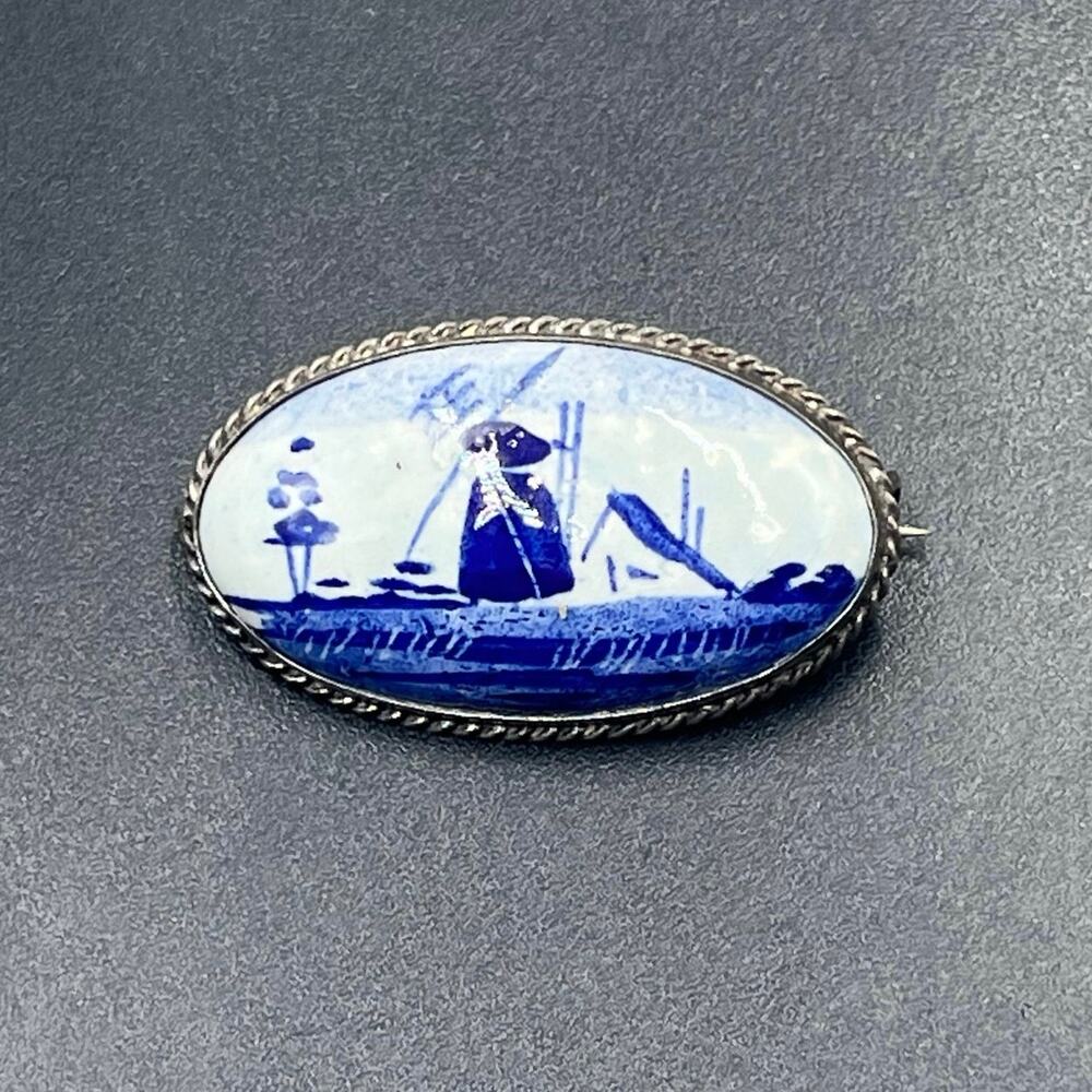Delft Blue Porcelain Enamel Dutch Windmill Vintage Sterling Silver
Brooch